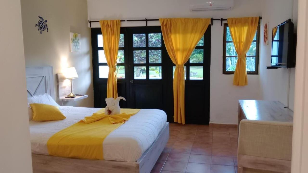 Hotel Bahia Punta Bonita Лас Терренас Экстерьер фото